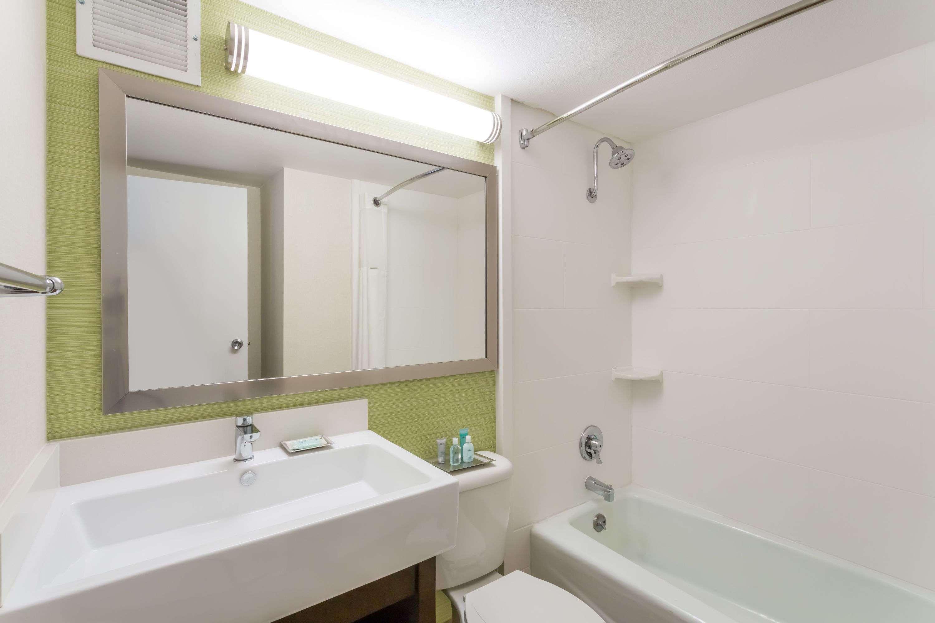 Wyndham Garden Fresno Yosemite Airport Hotel Buitenkant foto