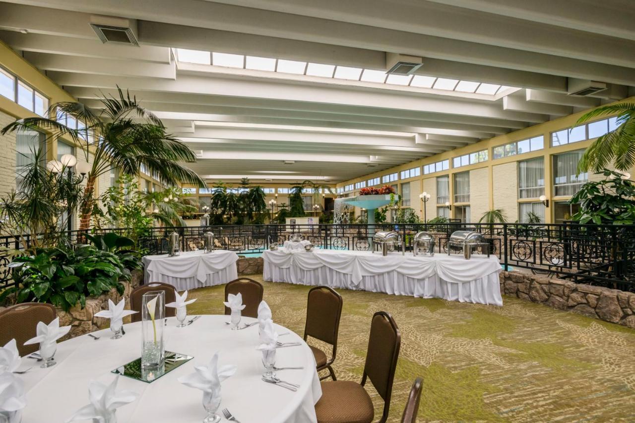 Wyndham Garden Fresno Yosemite Airport Hotel Buitenkant foto