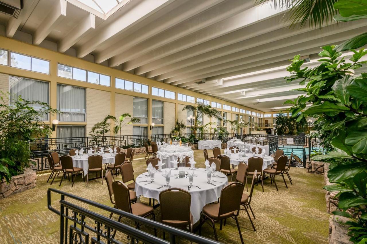 Wyndham Garden Fresno Yosemite Airport Hotel Buitenkant foto